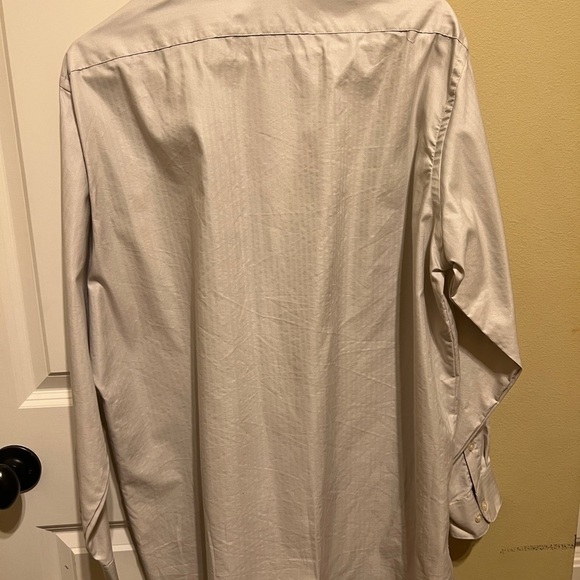 Van Heusen Men’s Dress Shirt. Size 16, 32/33.  Regular Fit. - Picture 3 of 10